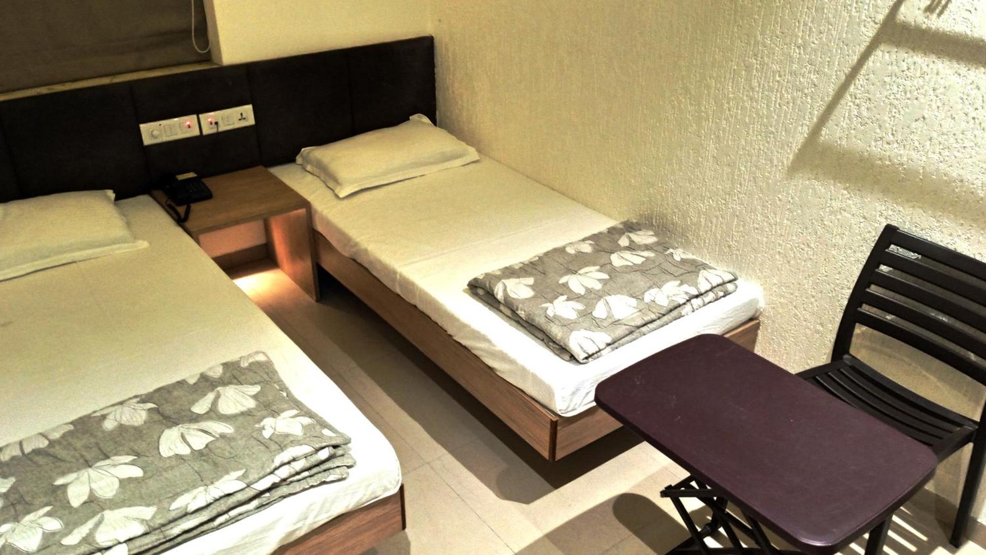 Hotel Ramniwas Jalgaon Ngoại thất bức ảnh